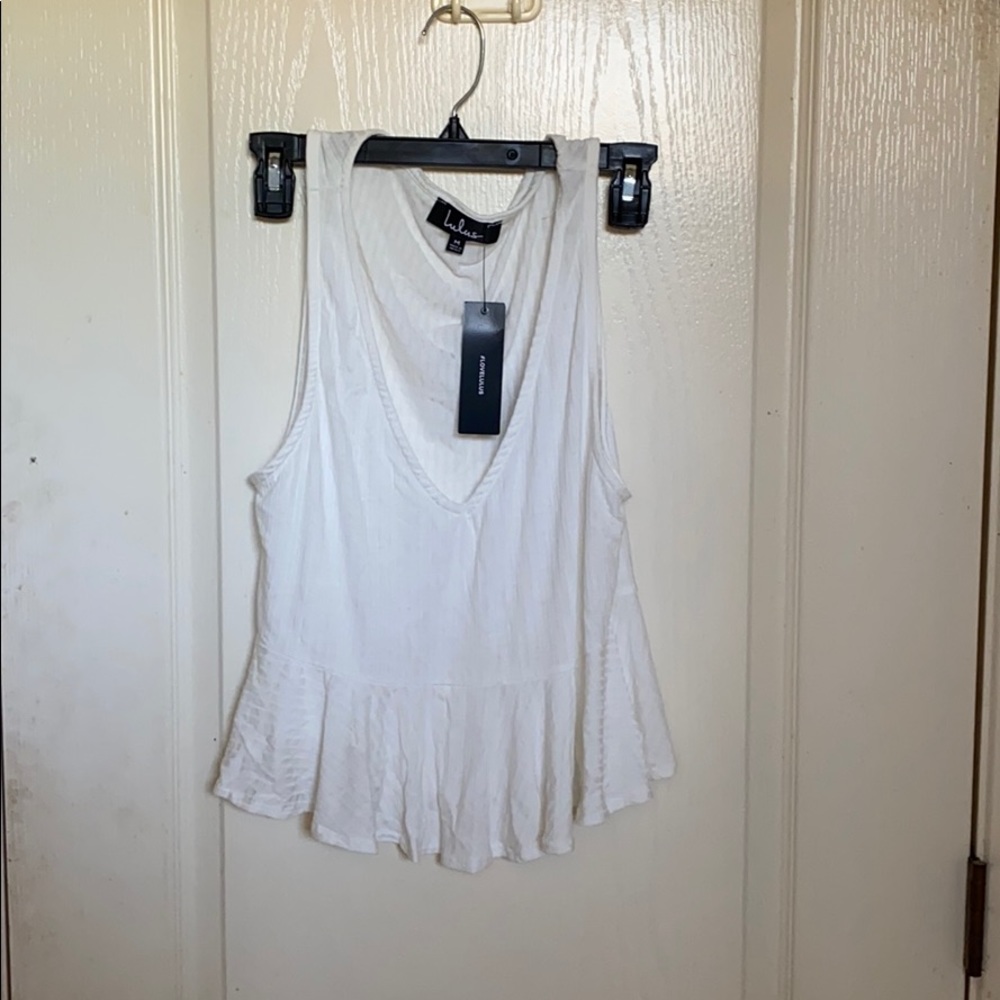 Lulu’s flowy tank